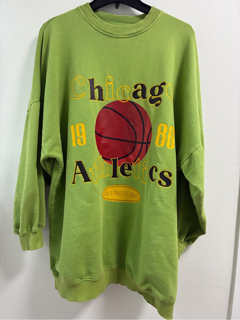 PrettyLittleThing Chicago 1986 Oversized Sweatshirt Green - Size 2 (Fits Large)